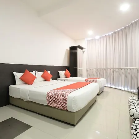 Oyo 818 Hotel 11